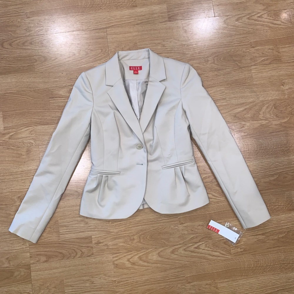 NWT Beige Blazer by Elle Size 2